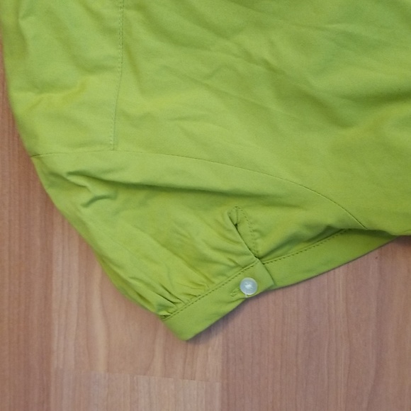 Express Design Studio Short Sleeve Lime Green Wrap Blouse with Tie Back Size M - Picture 9 of 11